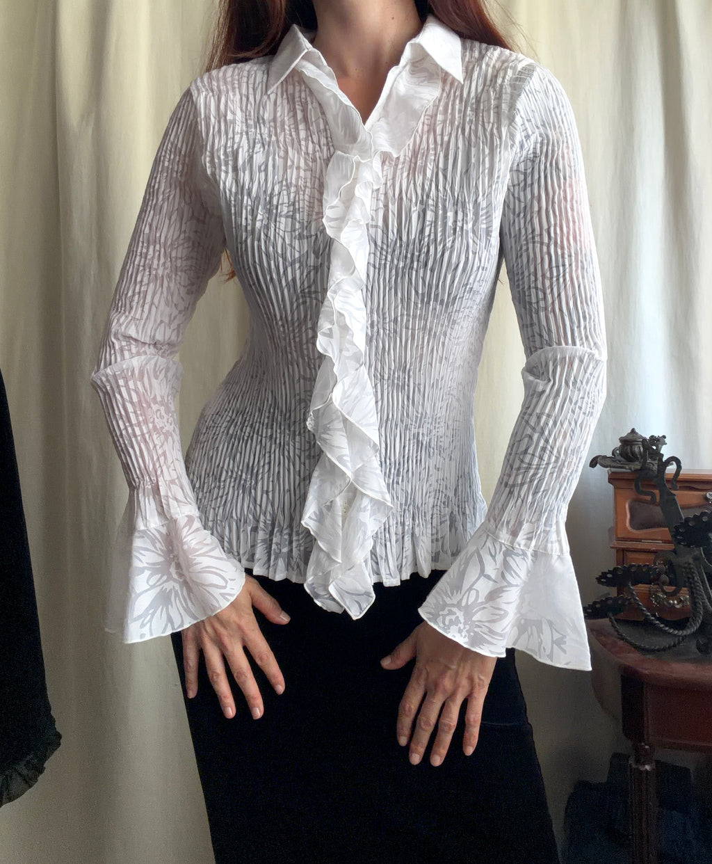 White pleated jabot shirt with flared sleeves – size L/XL