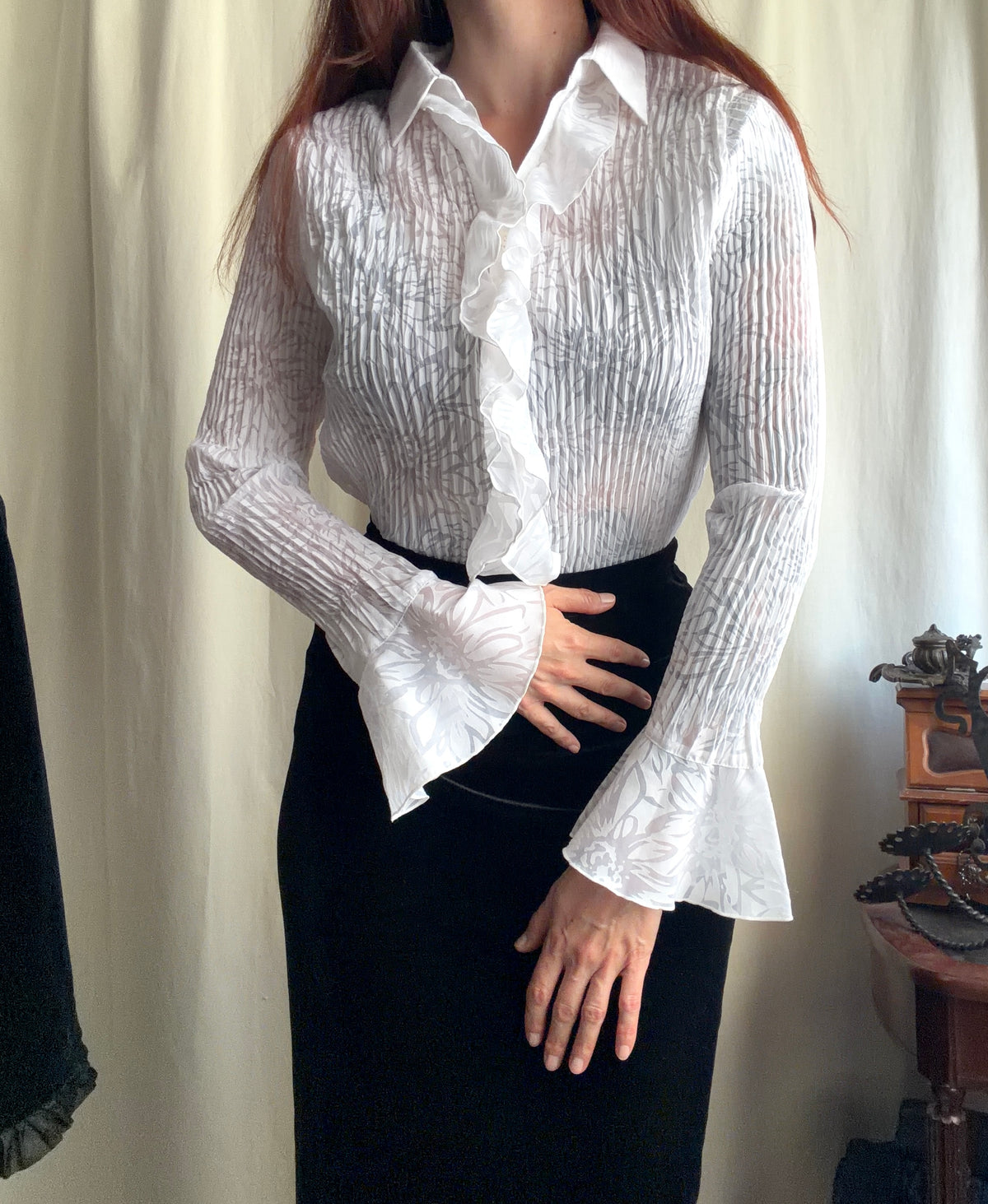White pleated jabot shirt with flared sleeves – size L/XL