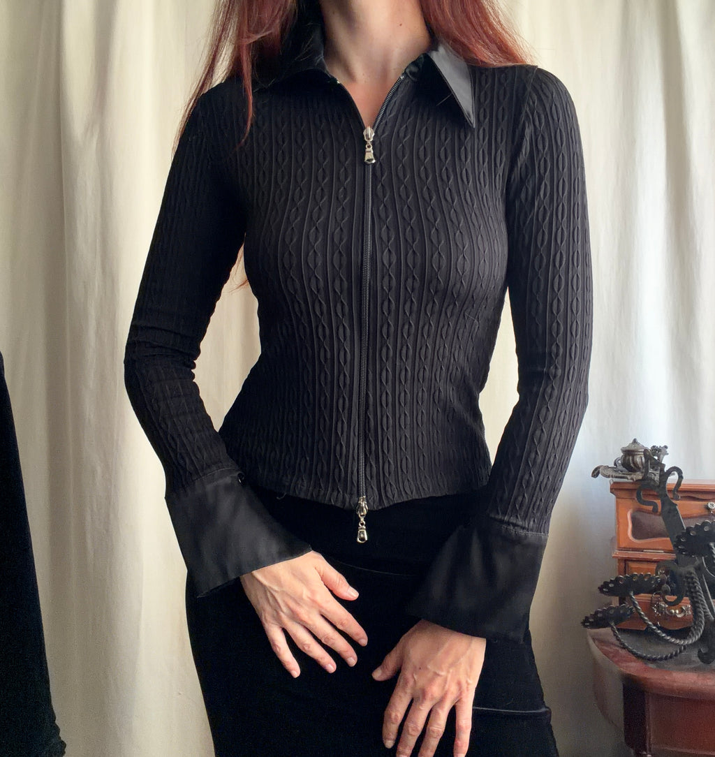 Chemise noire cintrée à double tirette et texture en relief – taille XS/S