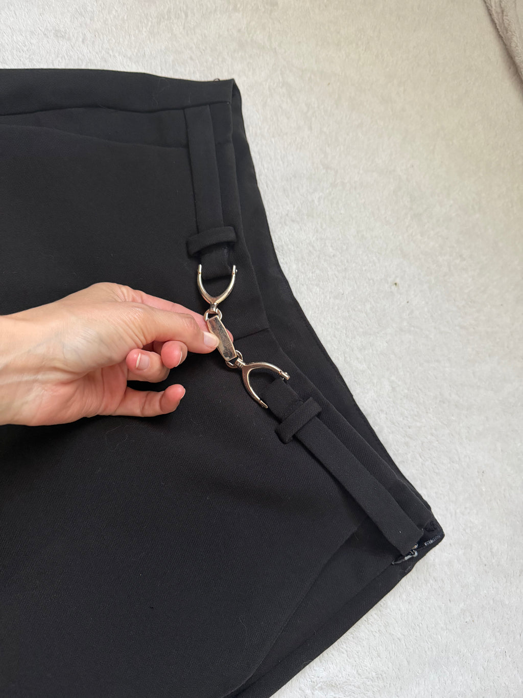Pantalon noir taille haute jambes larges ceinture anneaux style corporate goth office siren Y2K - taille S
