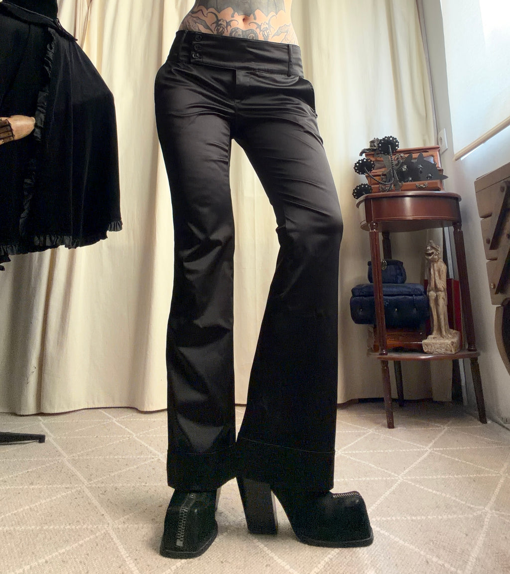 Pantalon noir satiné taille basse ceinture corset – taille L