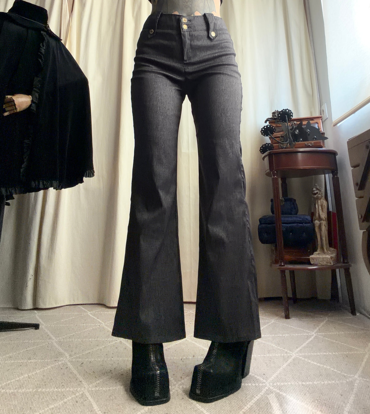 Pantalon gris anthracite taille haute jambes larges – taille S/M