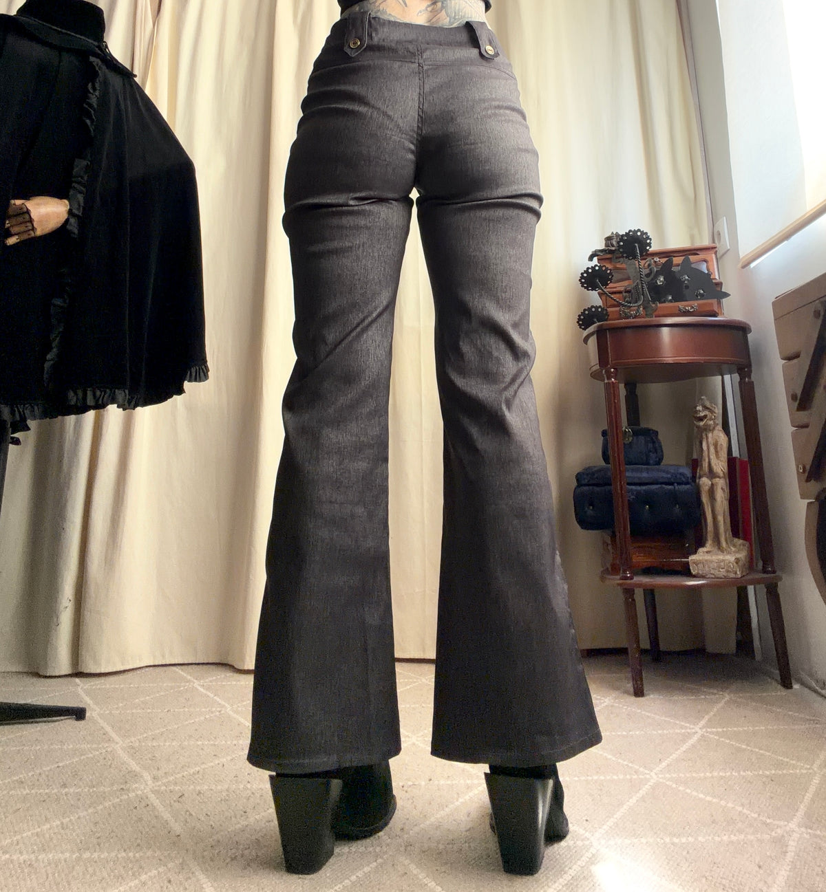 Pantalon gris anthracite taille haute jambes larges – taille S/M