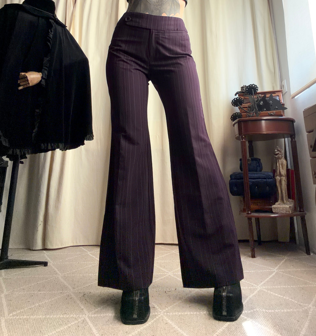 Pantalon violet prune rayé à ceinture asymétrique – taille M