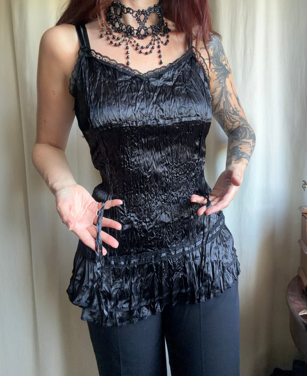 Caraco noir satin froissé et dentelle style romantic goth vampire - taille M