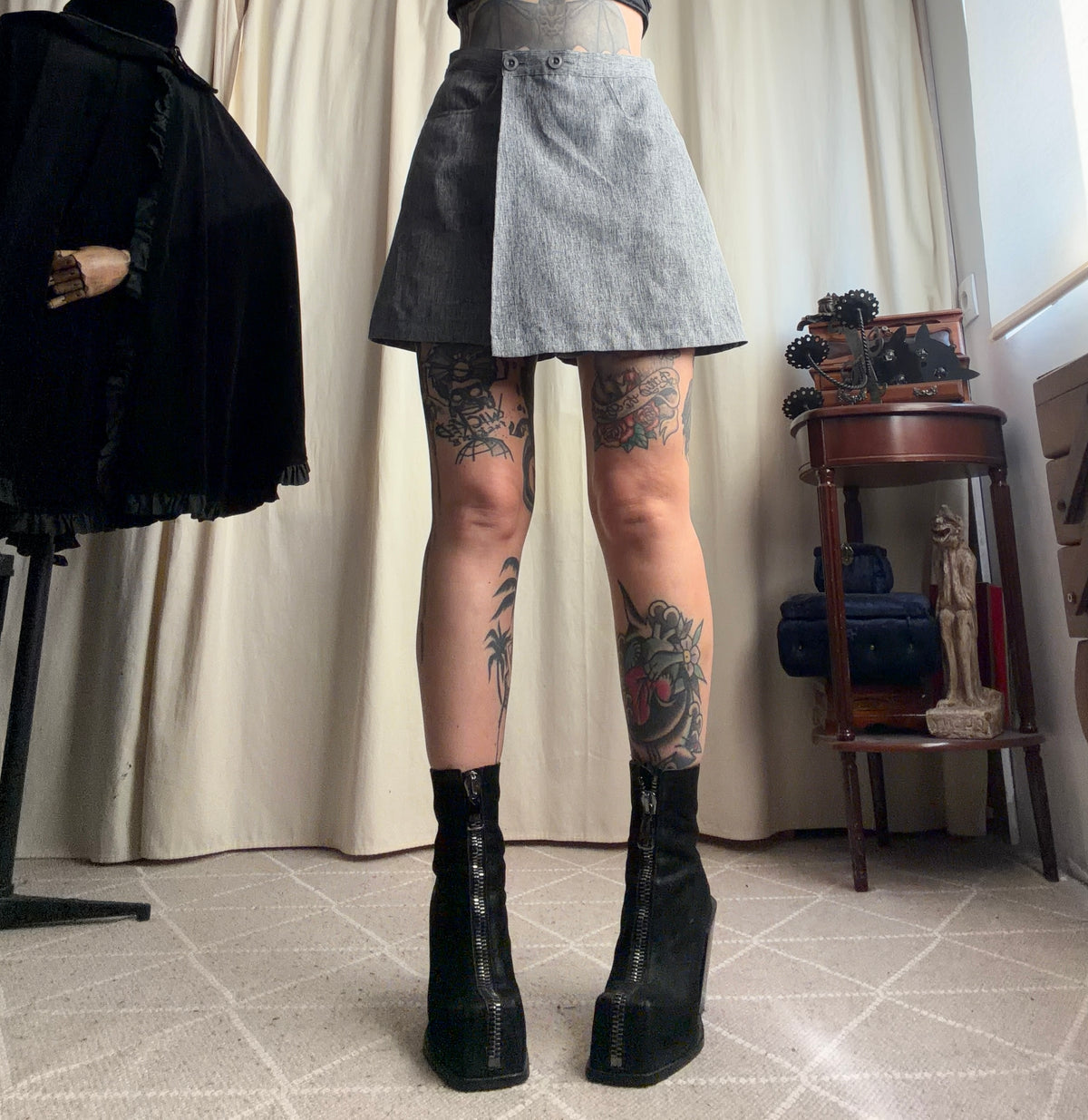 Short-jupe gris taille haute pan portefeuille asymétrique – taille M