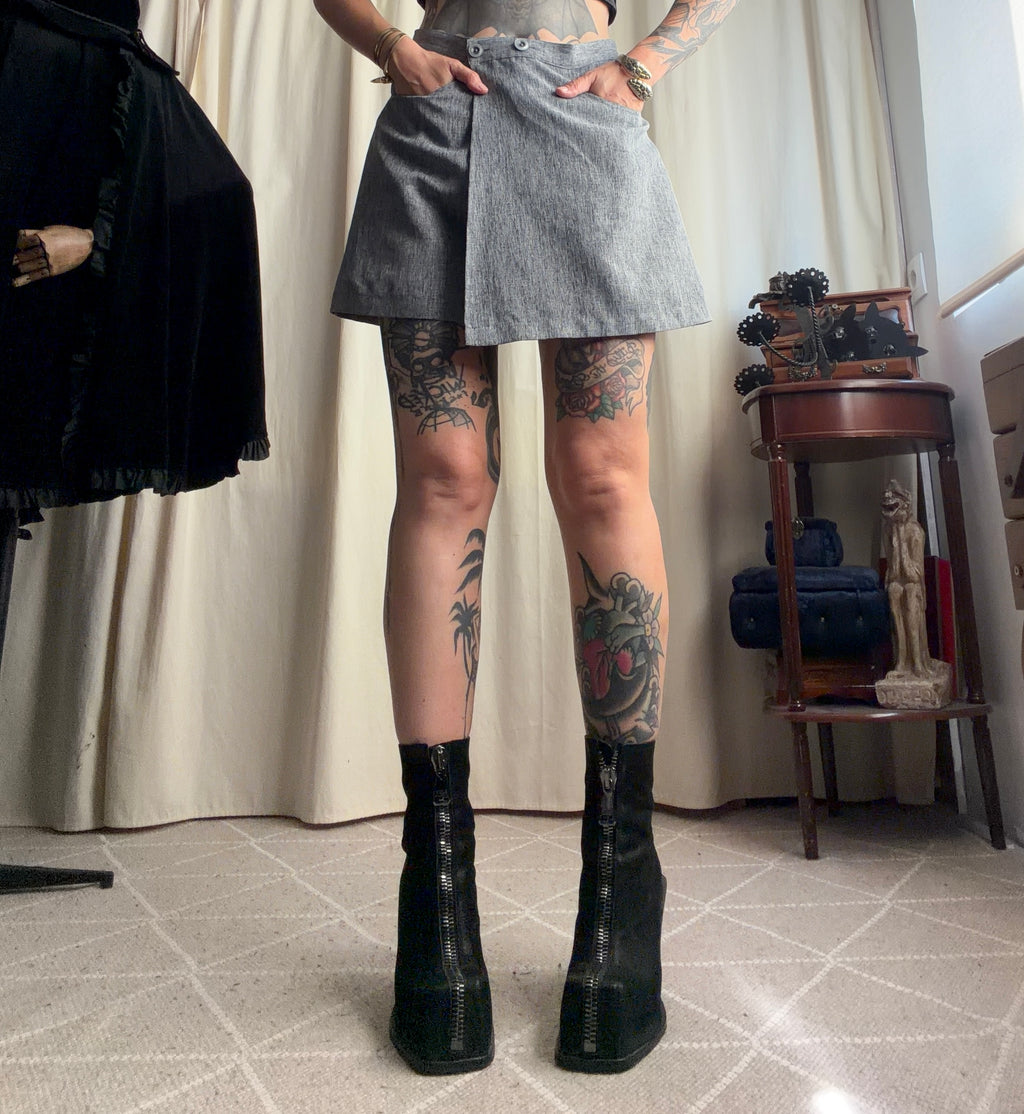 Short-jupe gris taille haute pan portefeuille asymétrique – taille M