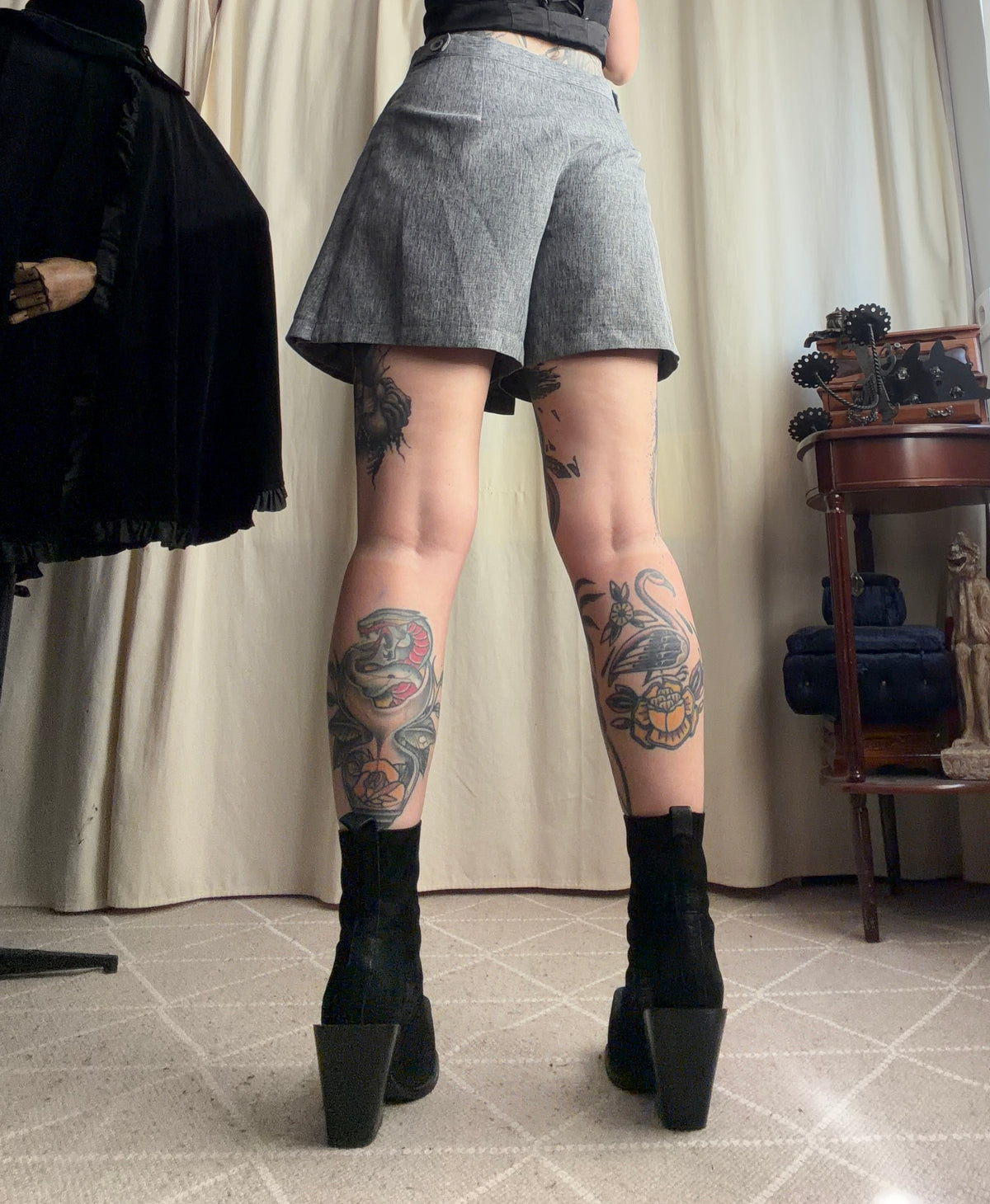 Short-jupe gris taille haute pan portefeuille asymétrique – taille M