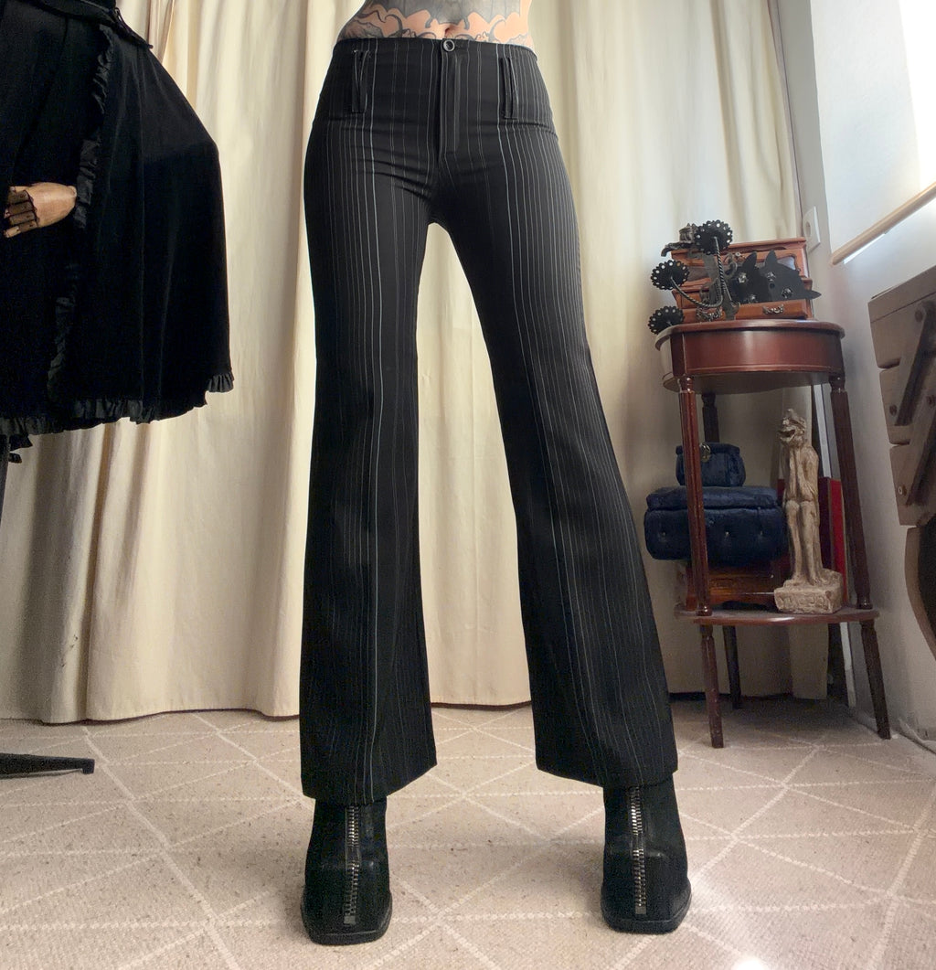 Pantalon noir pinstripe légèrement évasé – taille S