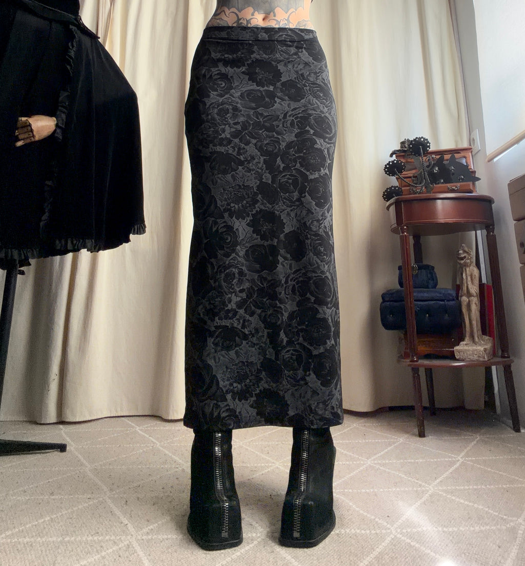 Jupe longue gris anthracite imprimé floral – whimsigoth dark romantic 90s – taille S/M