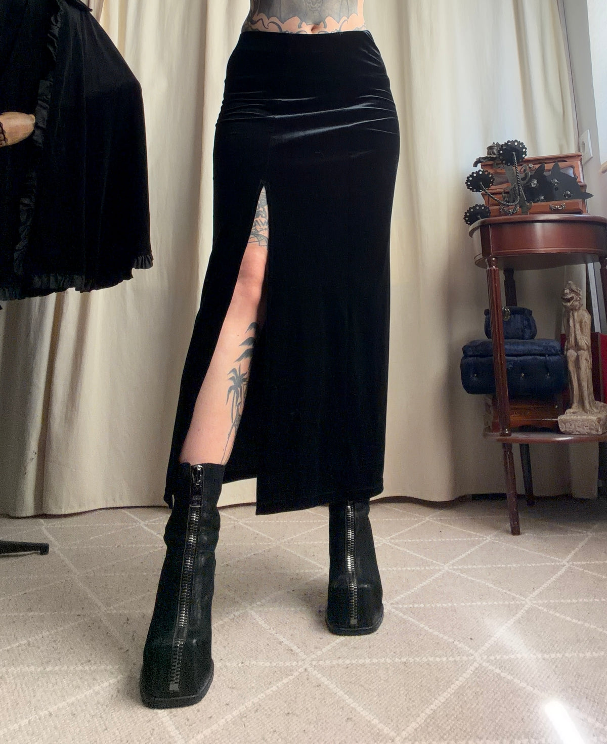 Jupe longue noire en velours fendue – vampire goth dark romantic 90s – taille S/M
