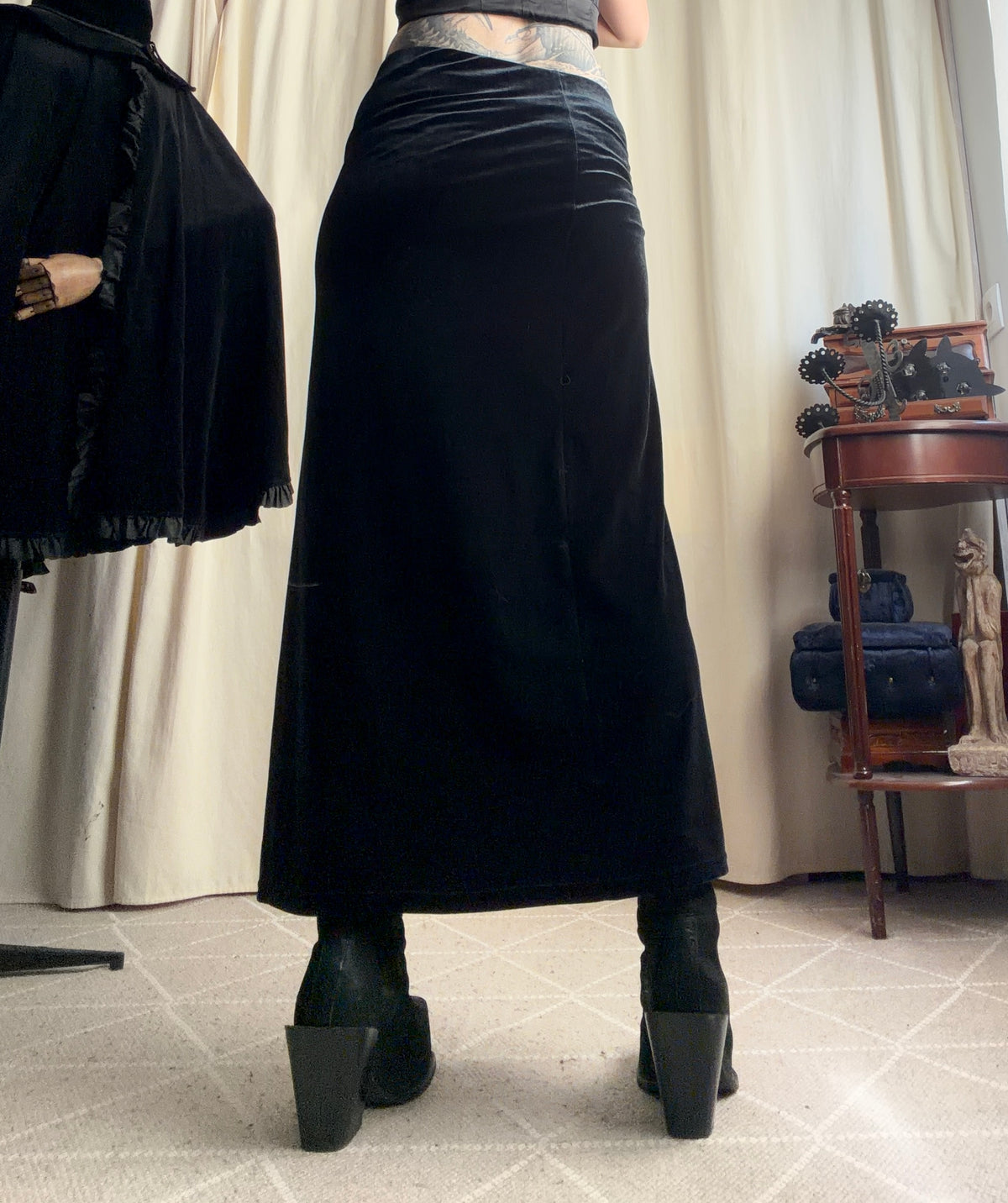 Jupe longue noire en velours fendue – vampire goth dark romantic 90s – taille S/M