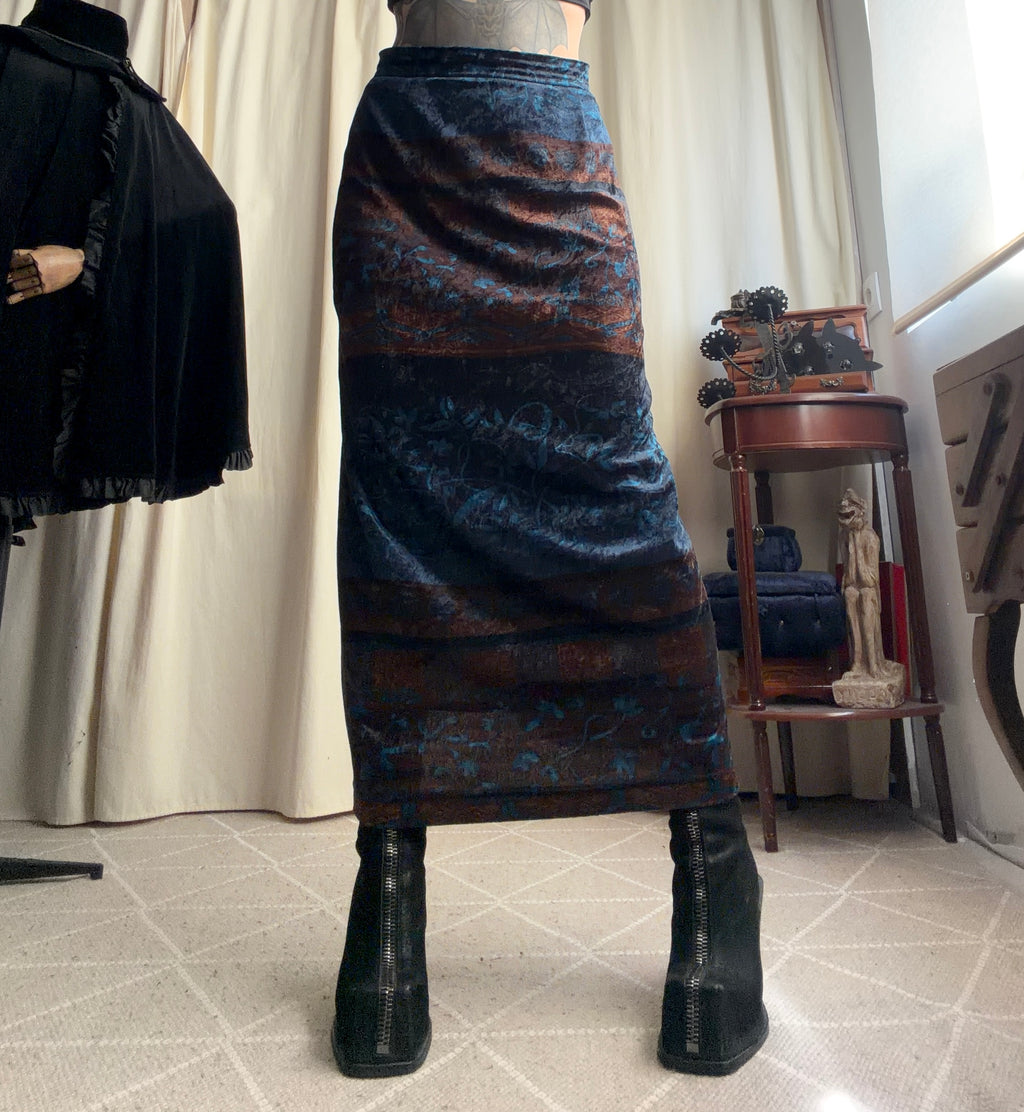 Jupe maxi velours à motifs paisley bleu nuit et marron – taille S