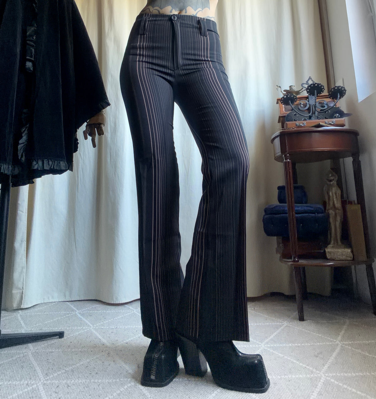 Pantalon noir pinstripe légèrement évasé style office siren y2k - taille S