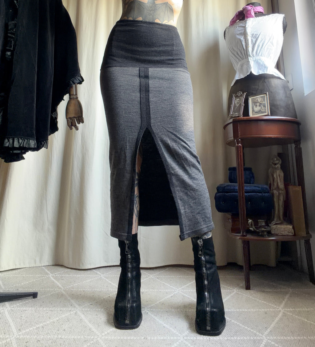Jupe longue grise fendue style avant-garde 00s - taille S
