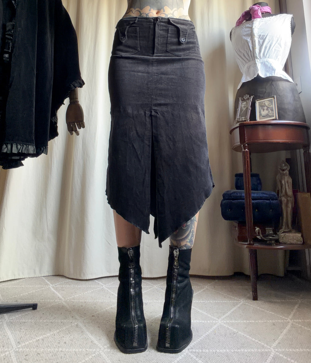 Jupe midi noire asymétrique en velours côtelé style goth Y2K - taille S