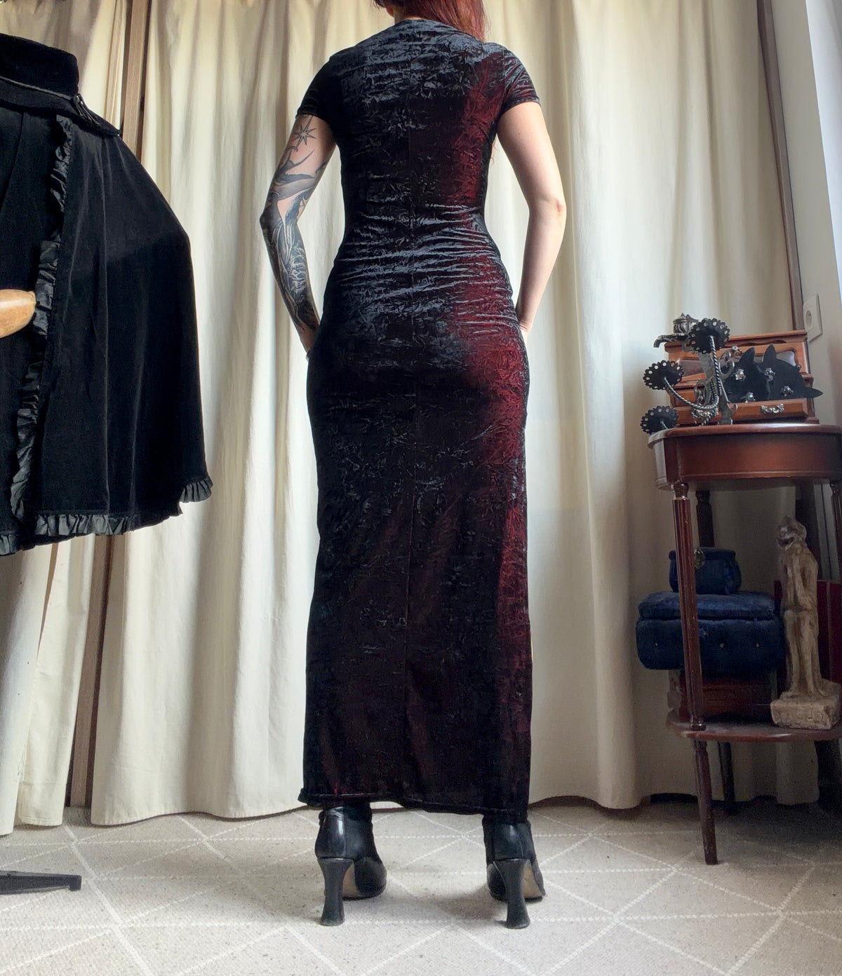 Robe longue velours noir reflets bordeaux fendue – vampire goth 90s – taille S