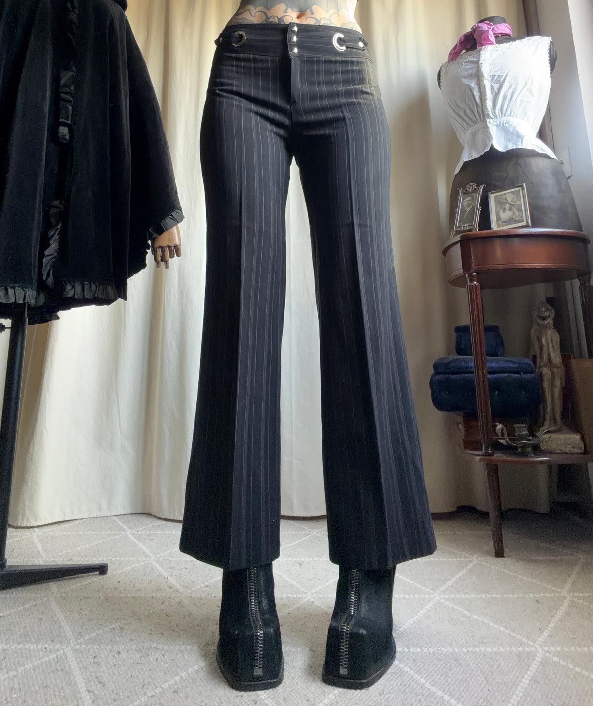 Pantalon noir rayé taille basse à anneaux style office siren 00s - taille M