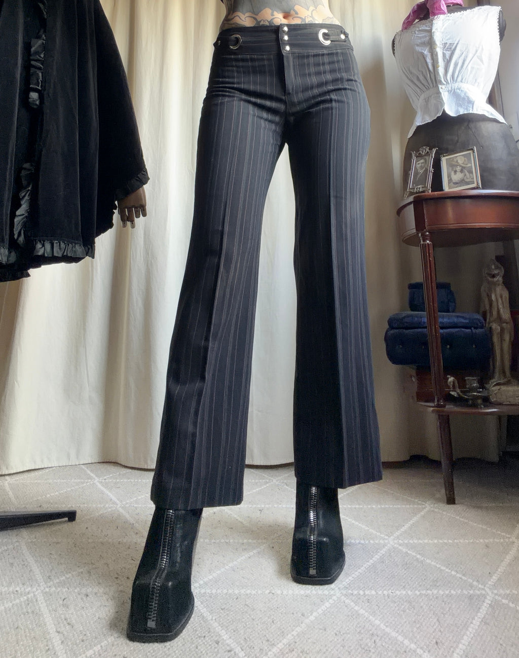 Pantalon noir rayé taille basse à anneaux style office siren 00s - taille M
