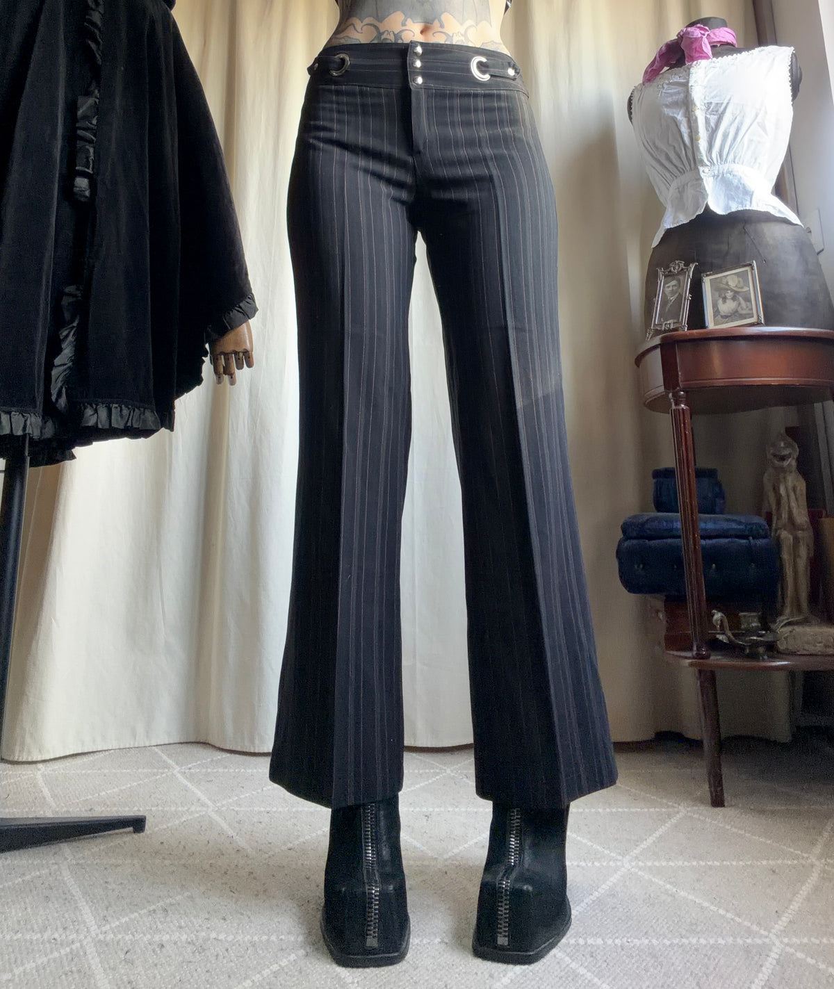 Pantalon noir rayé taille basse à anneaux style office siren 00s - taille M