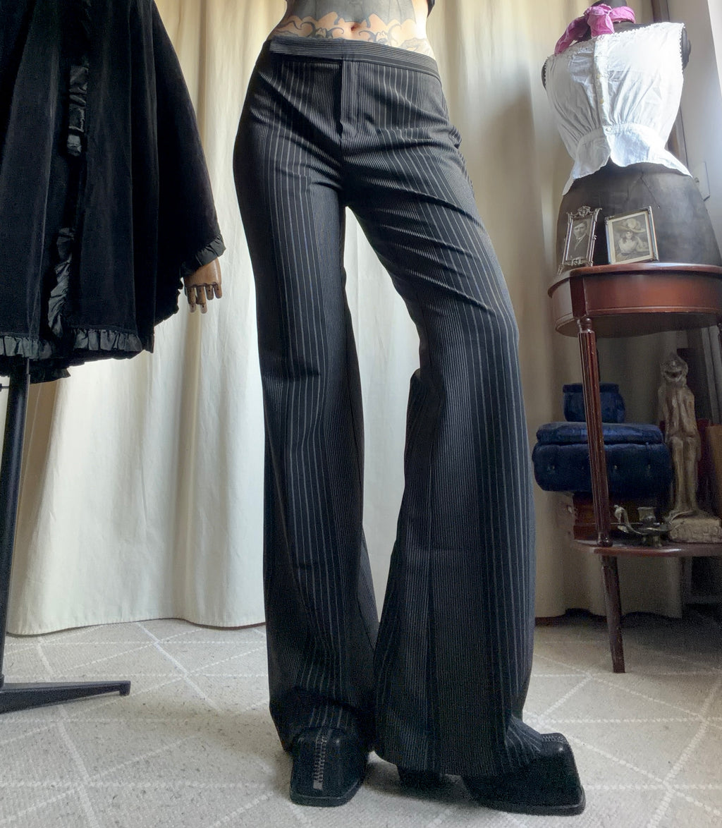 Black pinstriped wide-leg trousers, 00s office siren style - size L