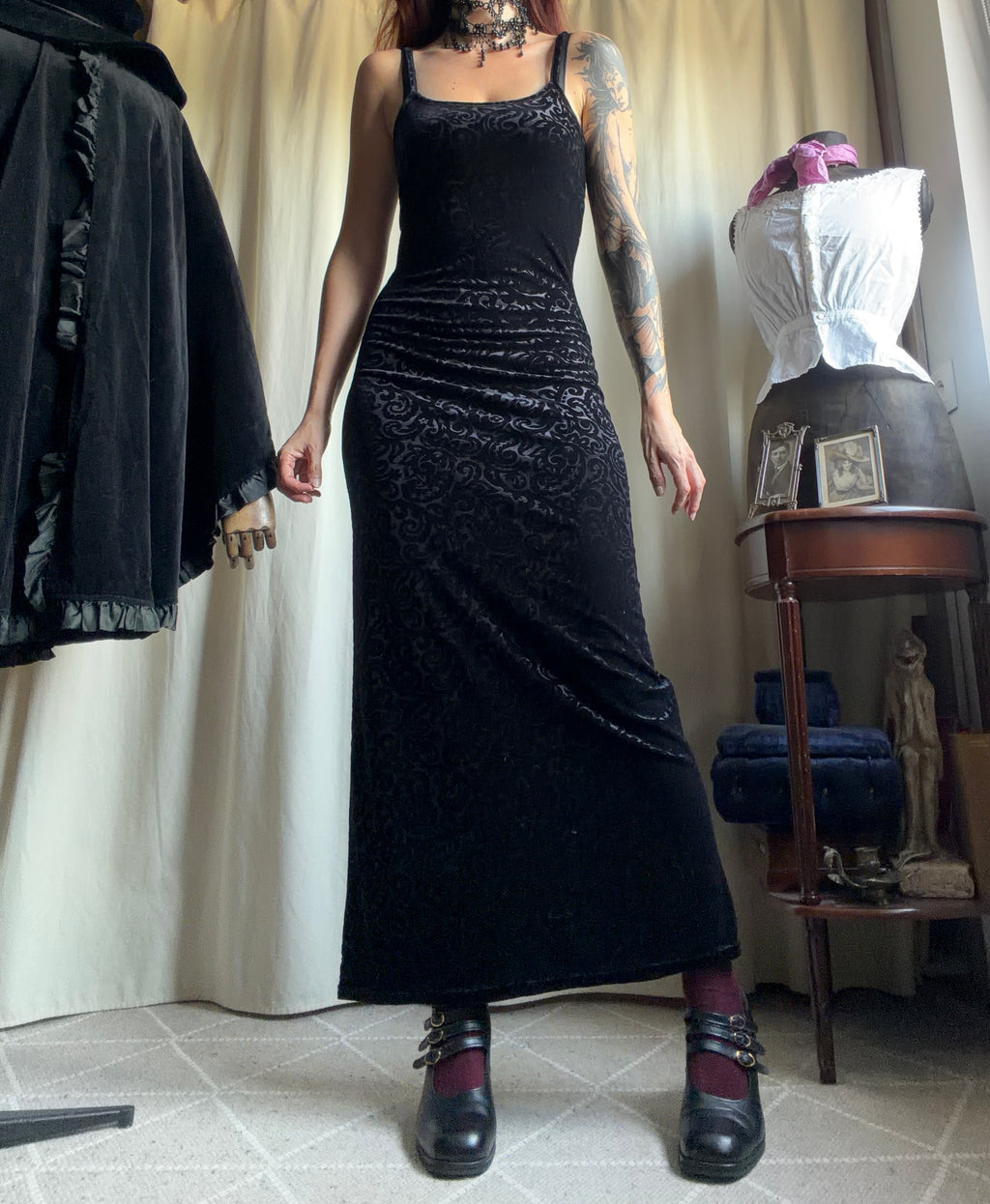 Black velvet long dress with arabesques, 90s goth vampire style - size S