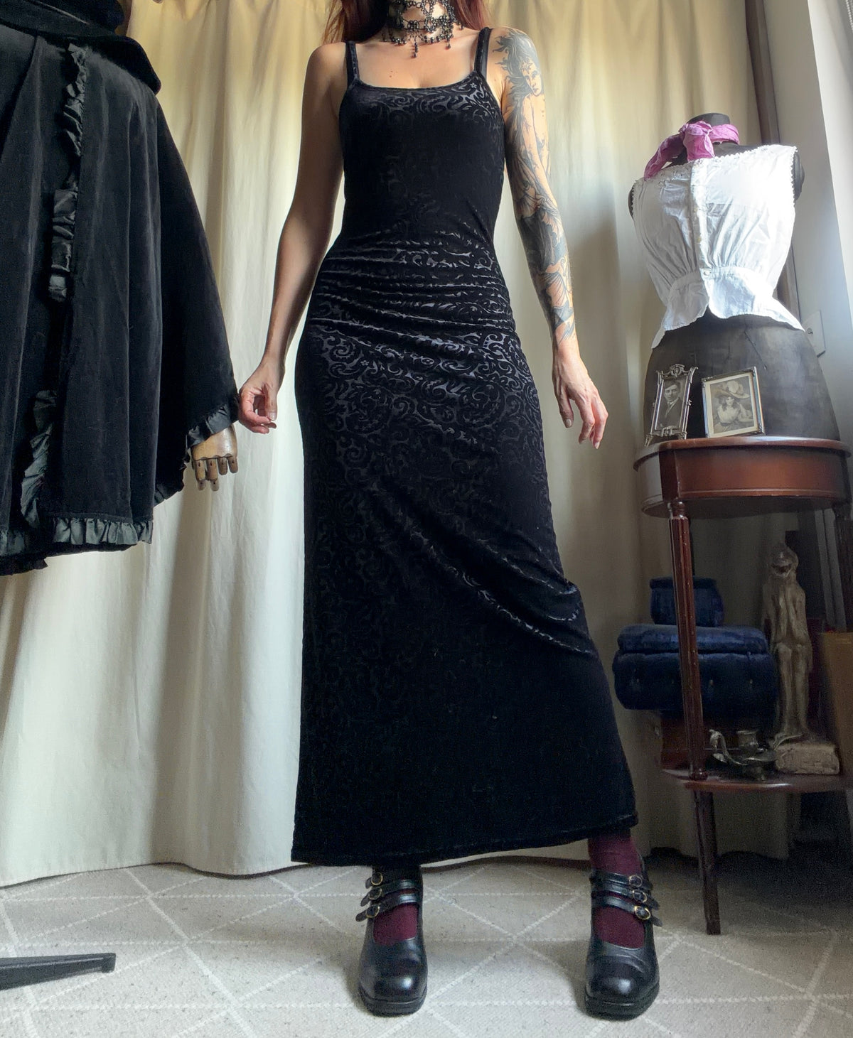 Black velvet long dress with arabesques, 90s goth vampire style - size S