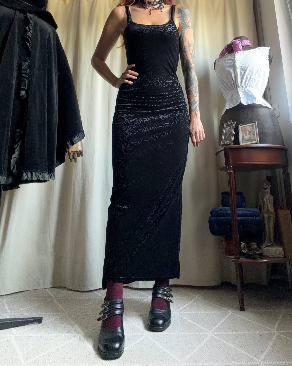 Black velvet long dress with arabesques, 90s goth vampire style - size S