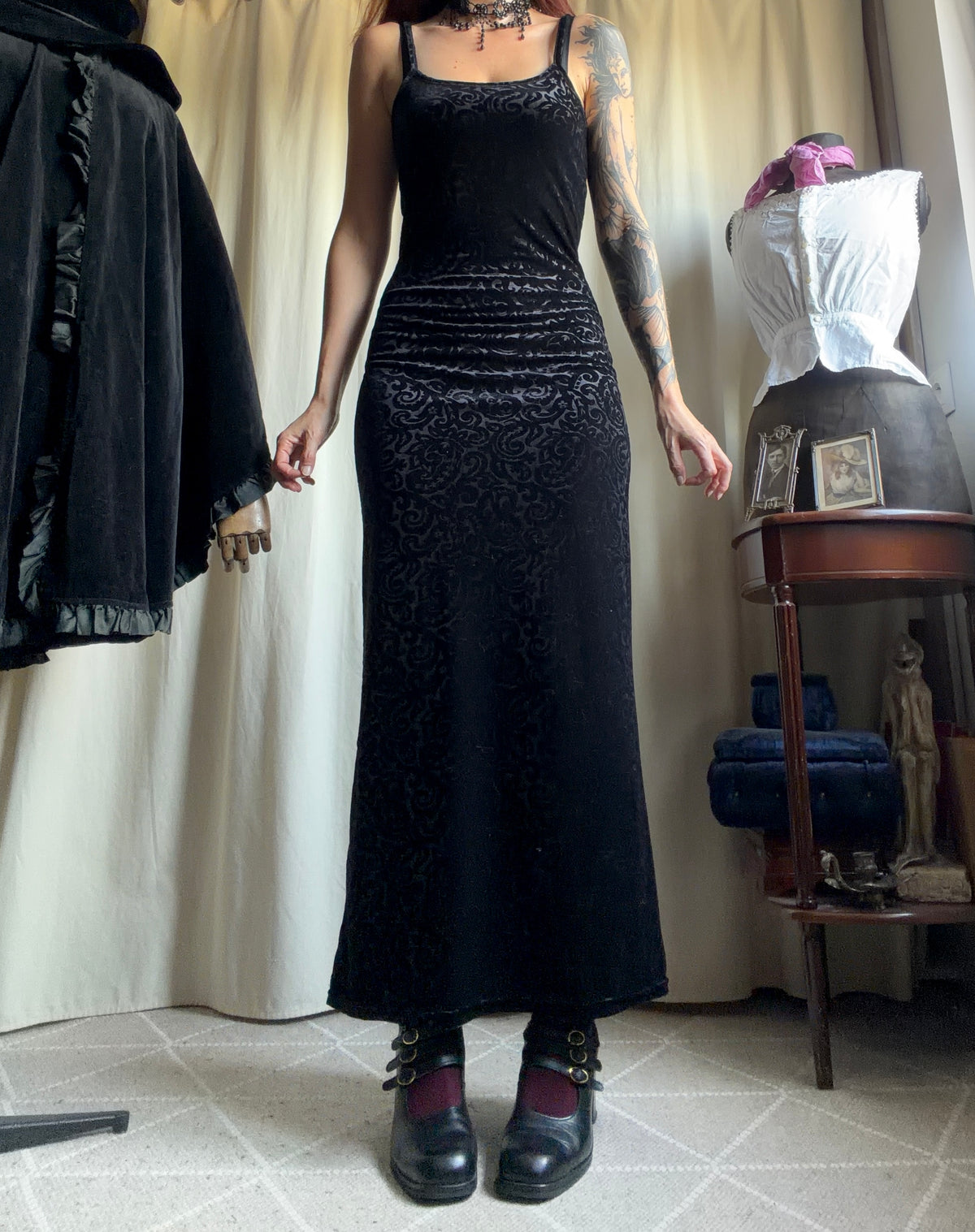 Black velvet long dress with arabesques, 90s goth vampire style - size S