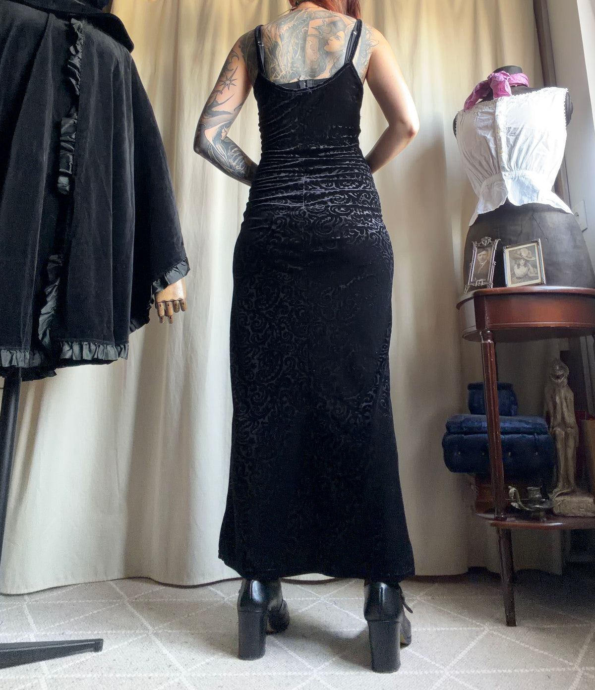 Black velvet long dress with arabesques, 90s goth vampire style - size S