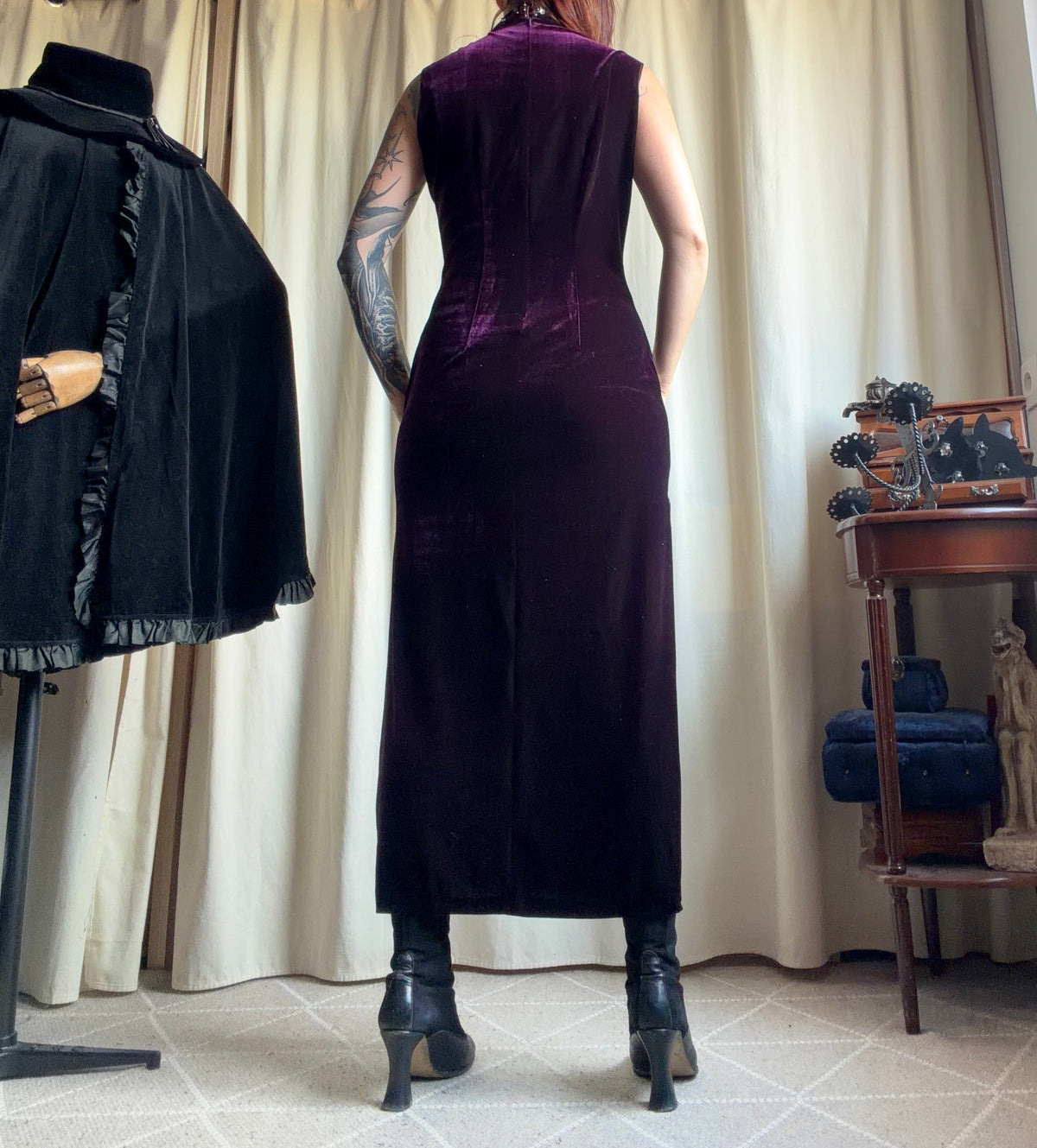 Robe longue velours violet sequins brodés col mao – taille M/L