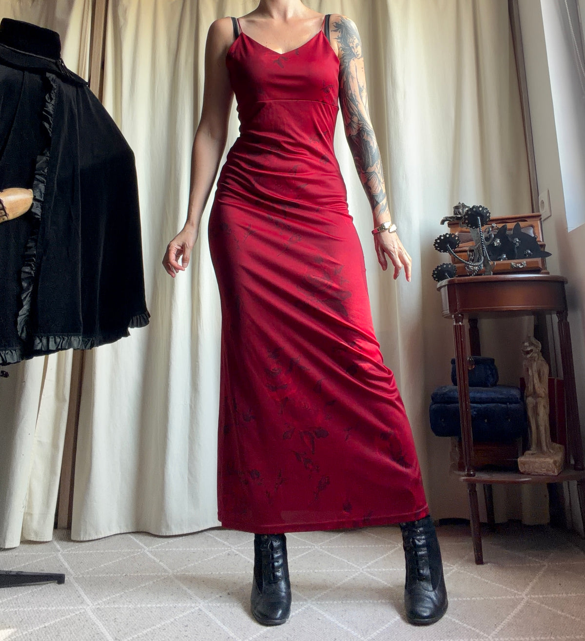 Robe longue rouge motifs roses noires style whimsigoth – taille S