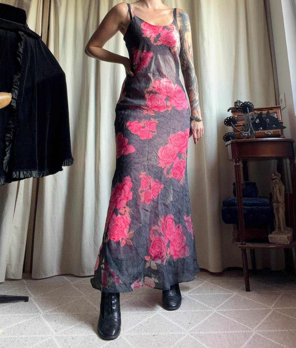 Robe longue grise avec des motifs roses et fines bretelles – taille M