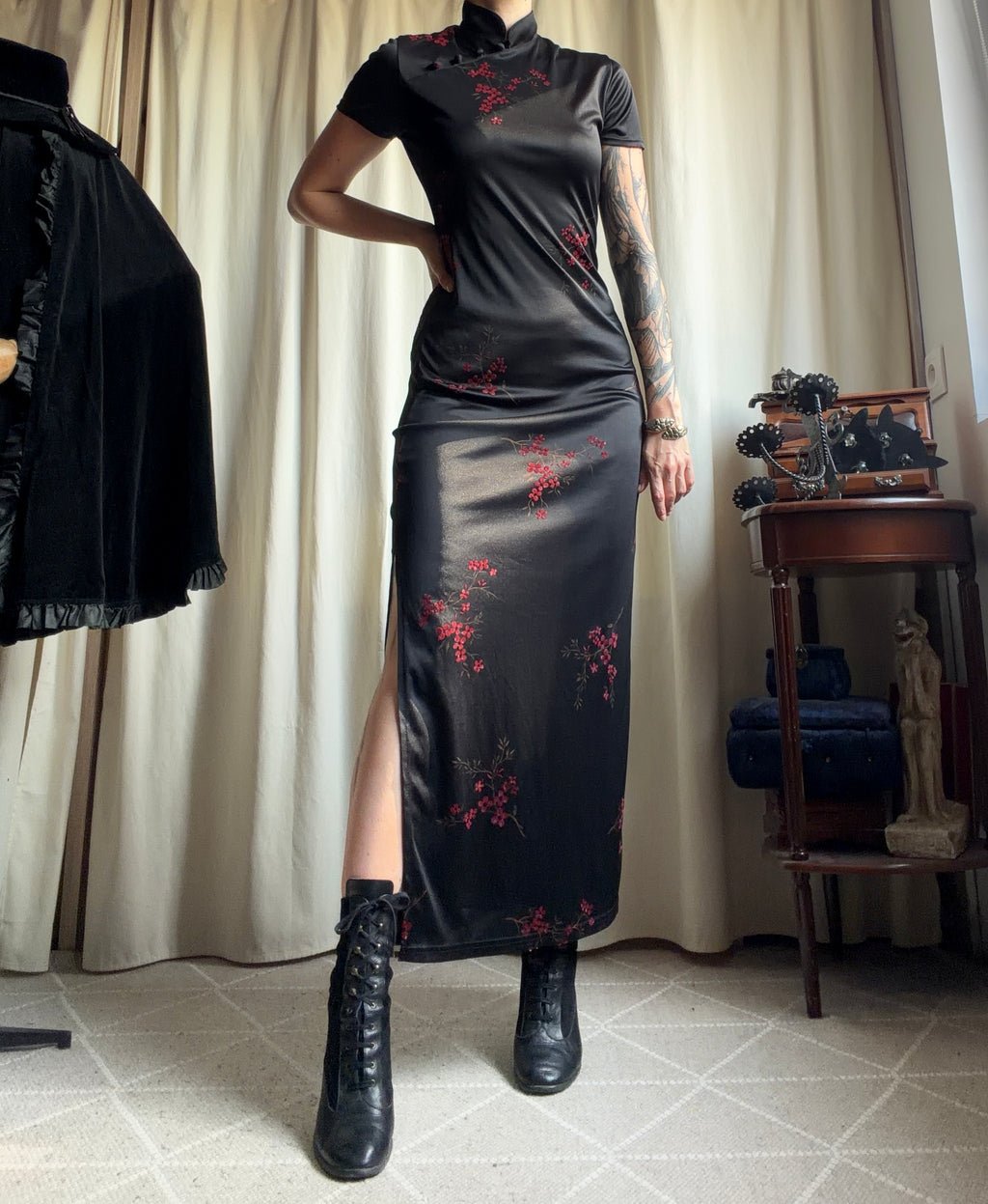 Long black qipao dress with red floral gothic 90s style – size S/M