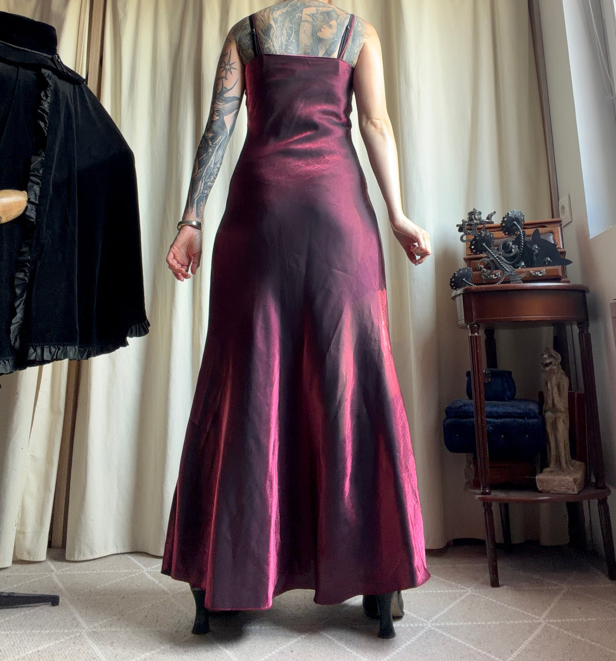 Satin burgundy/raspberry long dress with stole, 90s prom night style – size S/M