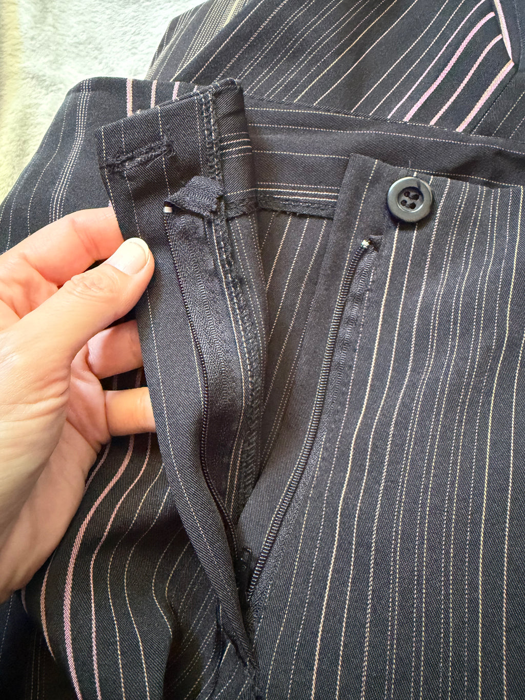 Pantalon noir pinstripe légèrement évasé style office siren y2k - taille S
