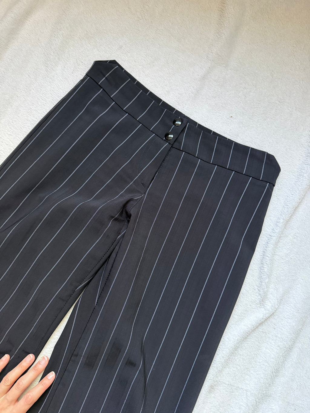 Pantalon noir à fines rayures jambes très évasées style office siren - taille S
