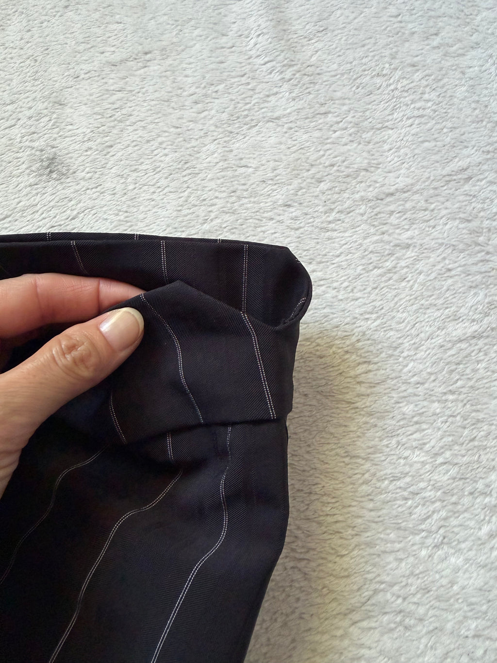 Pantalon noir à fines rayures jambes très évasées style office siren - taille S