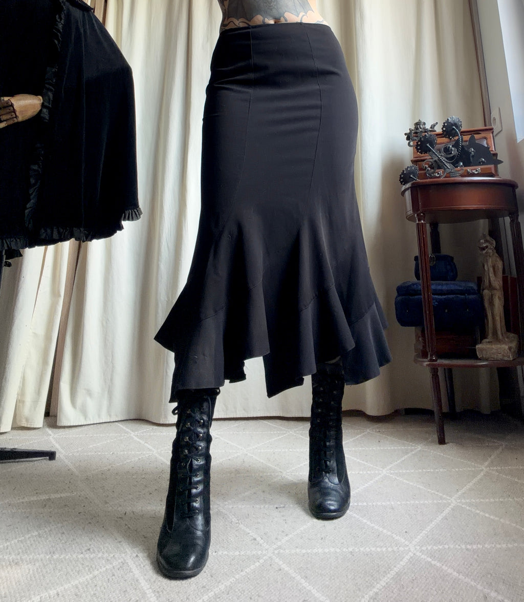 Jupe midi noire coupe sirène volants asymétriques  – taille S