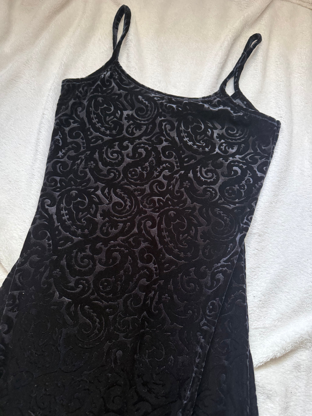 Black velvet long dress with arabesques, 90s goth vampire style - size S