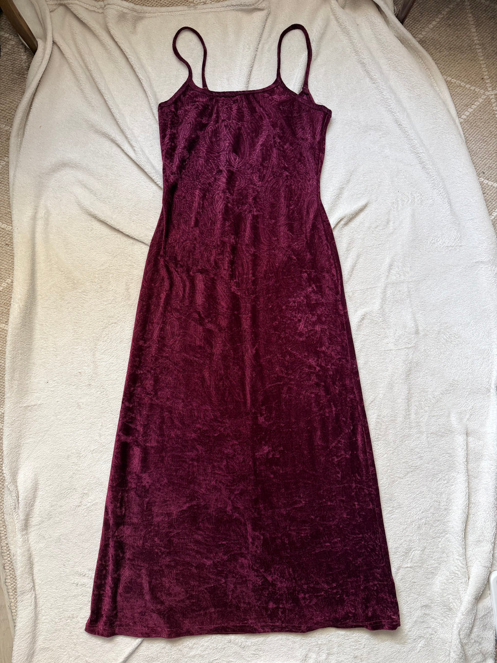 Burgundy velvet long dress with paisley patterns, gothic vampire 90s style - size M/L