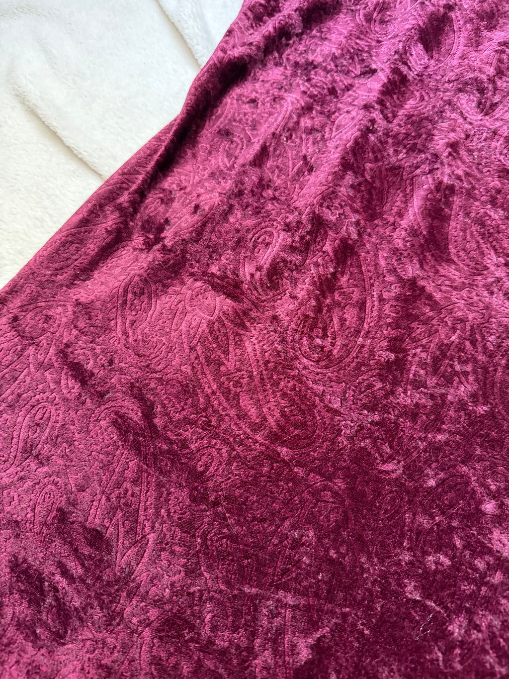 Burgundy velvet long dress with paisley patterns, gothic vampire 90s style - size M/L