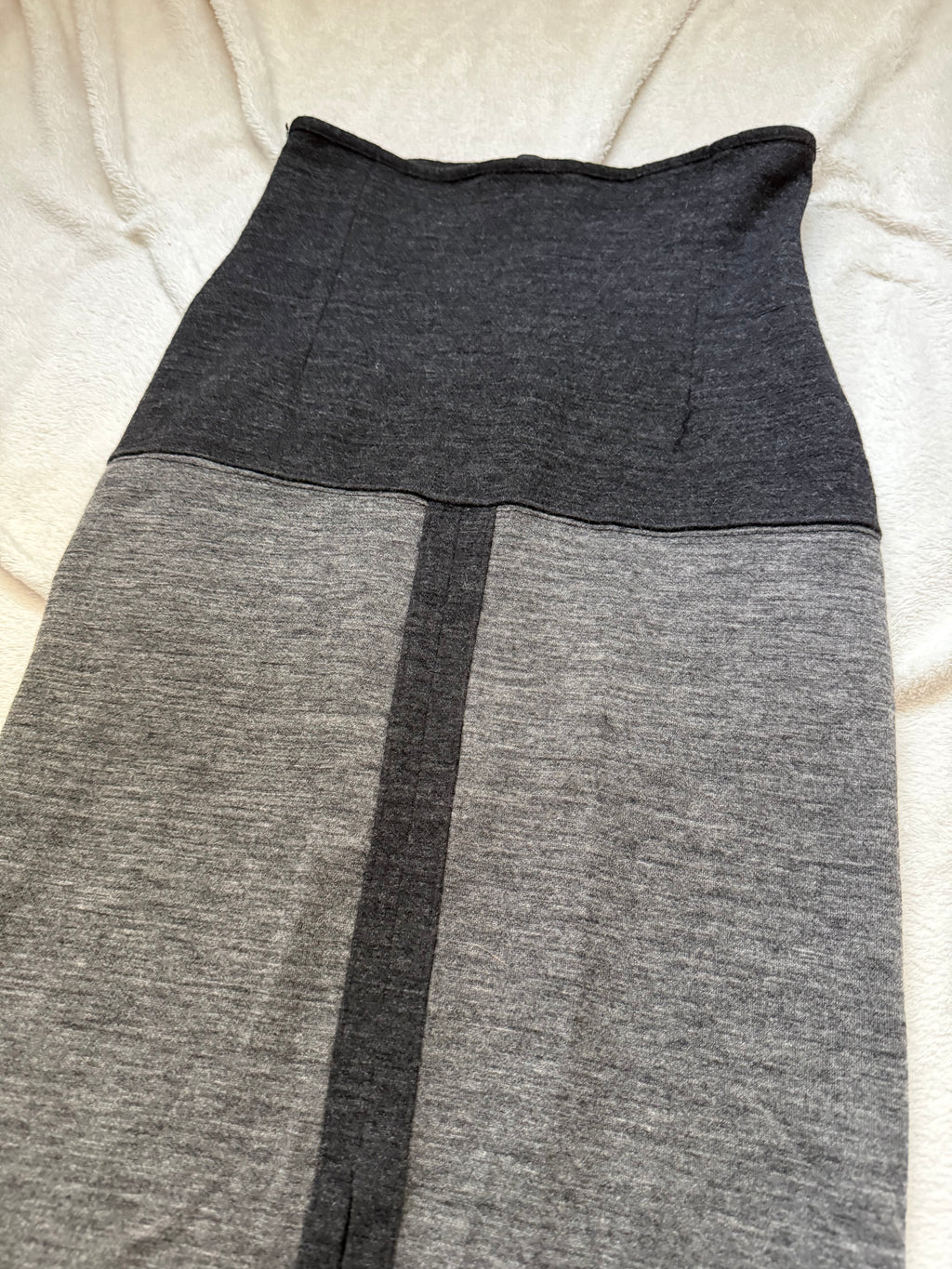 Jupe longue grise fendue style avant-garde 00s - taille S