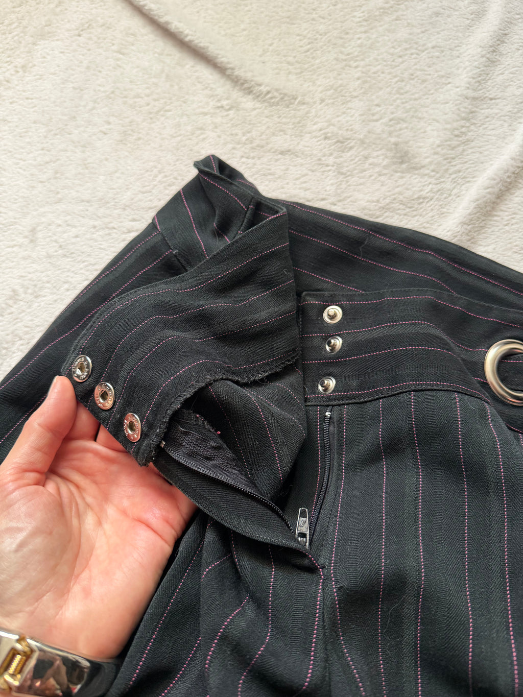 Pantalon noir rayé taille basse à anneaux style office siren 00s - taille M
