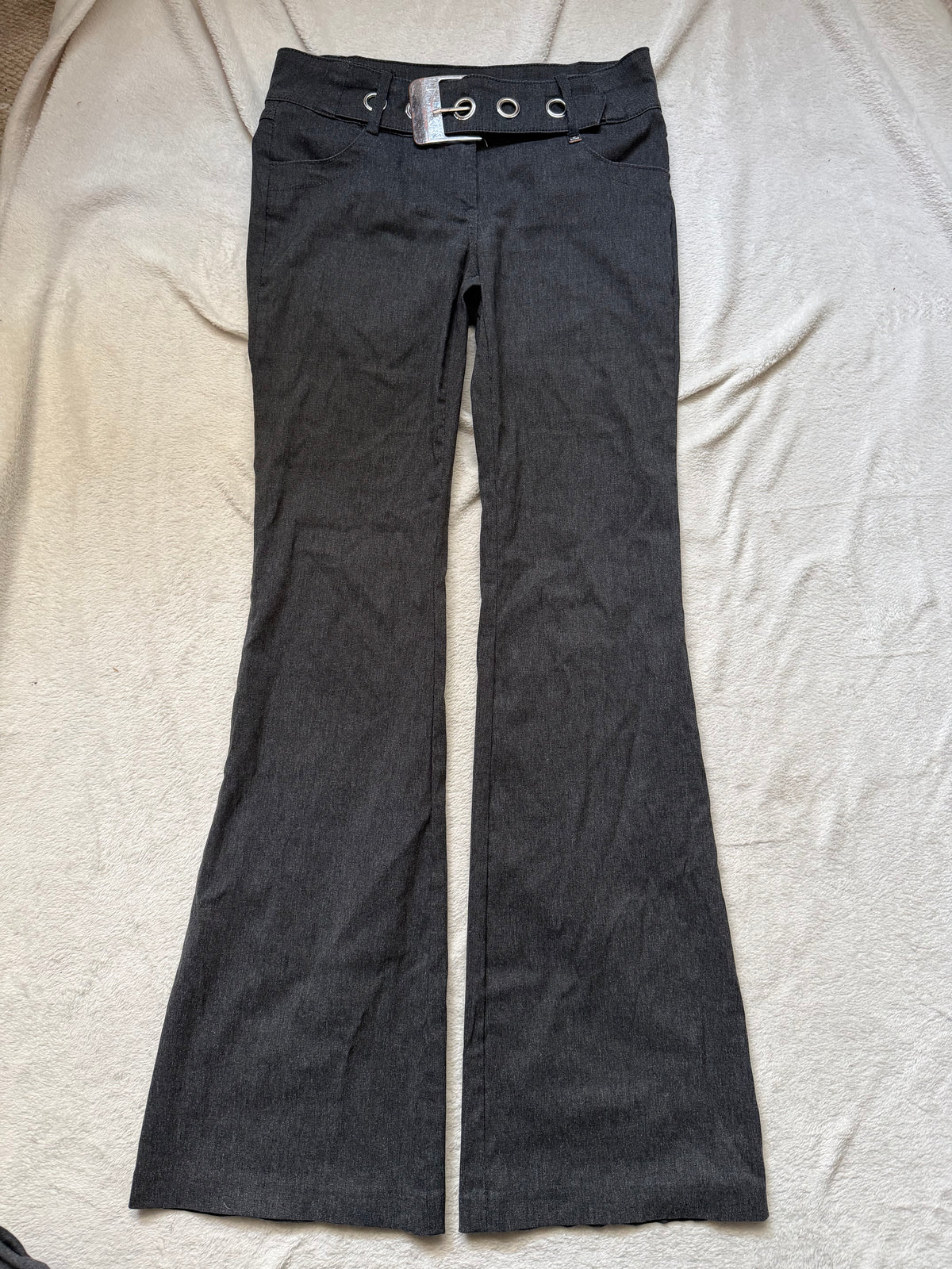 Pantalon gris anthracite évasé à ceinture œillets style corporate goth - taille S/M