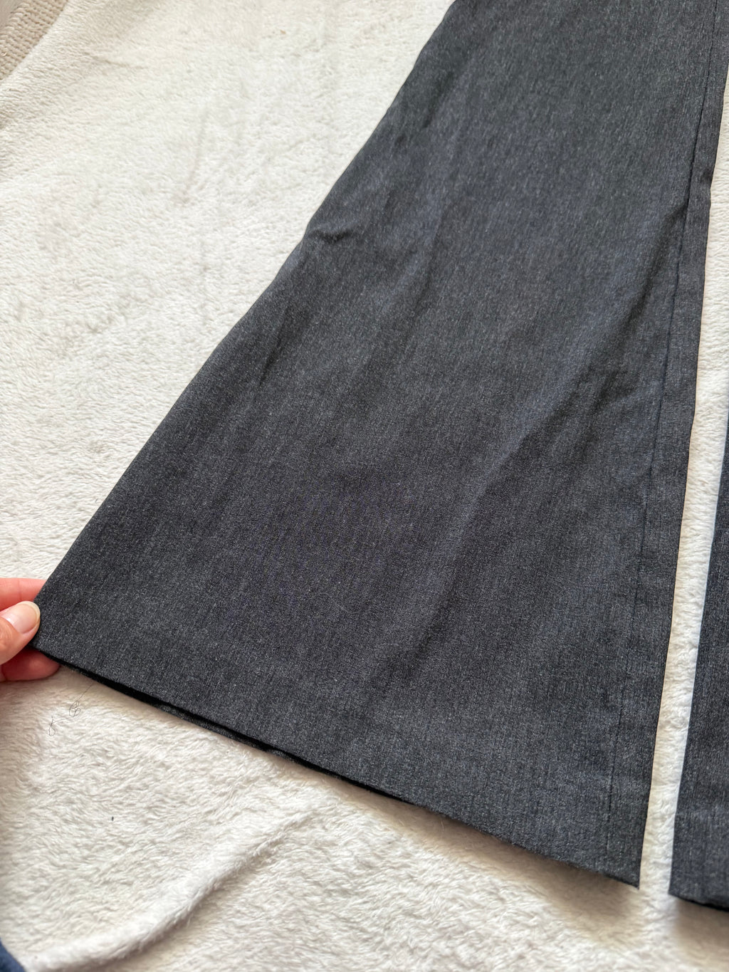 Pantalon gris anthracite évasé à ceinture œillets style corporate goth - taille S/M