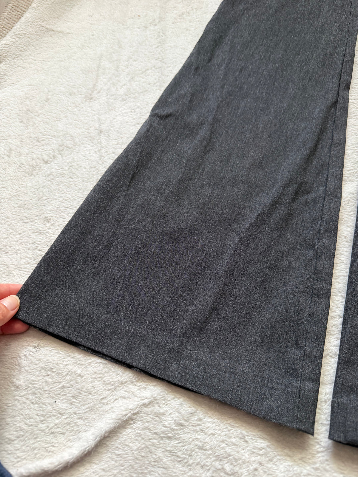 Pantalon gris anthracite évasé à ceinture œillets style corporate goth - taille S/M