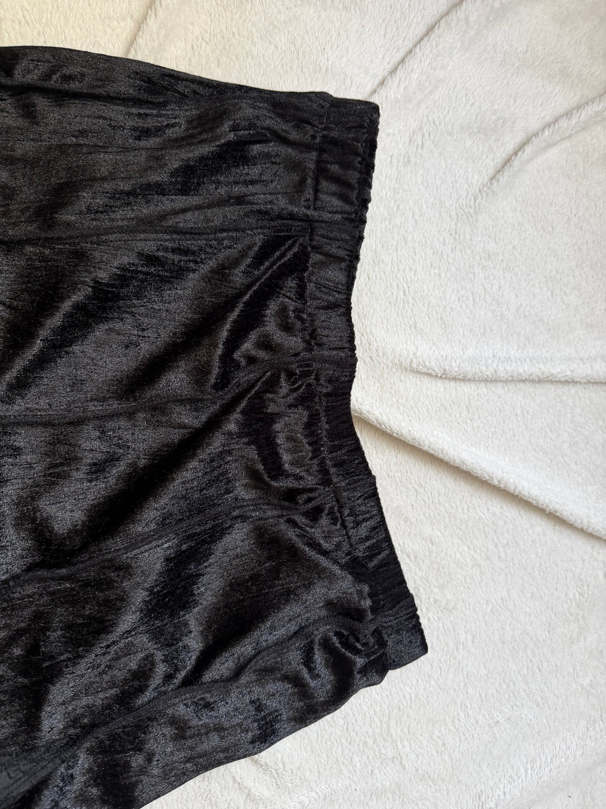 Jupe noire en velours et satin à volants style goth romantique - taille S/M