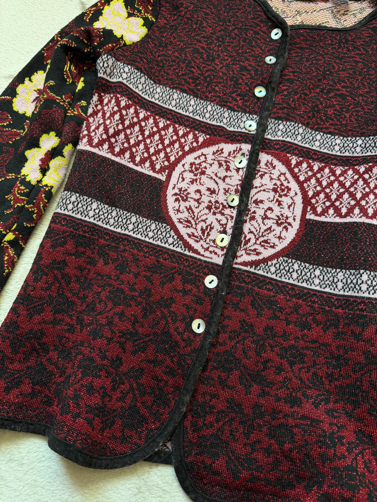 Cardigan cintré à motifs floraux style whimsigoth maximalist 90s - taille M