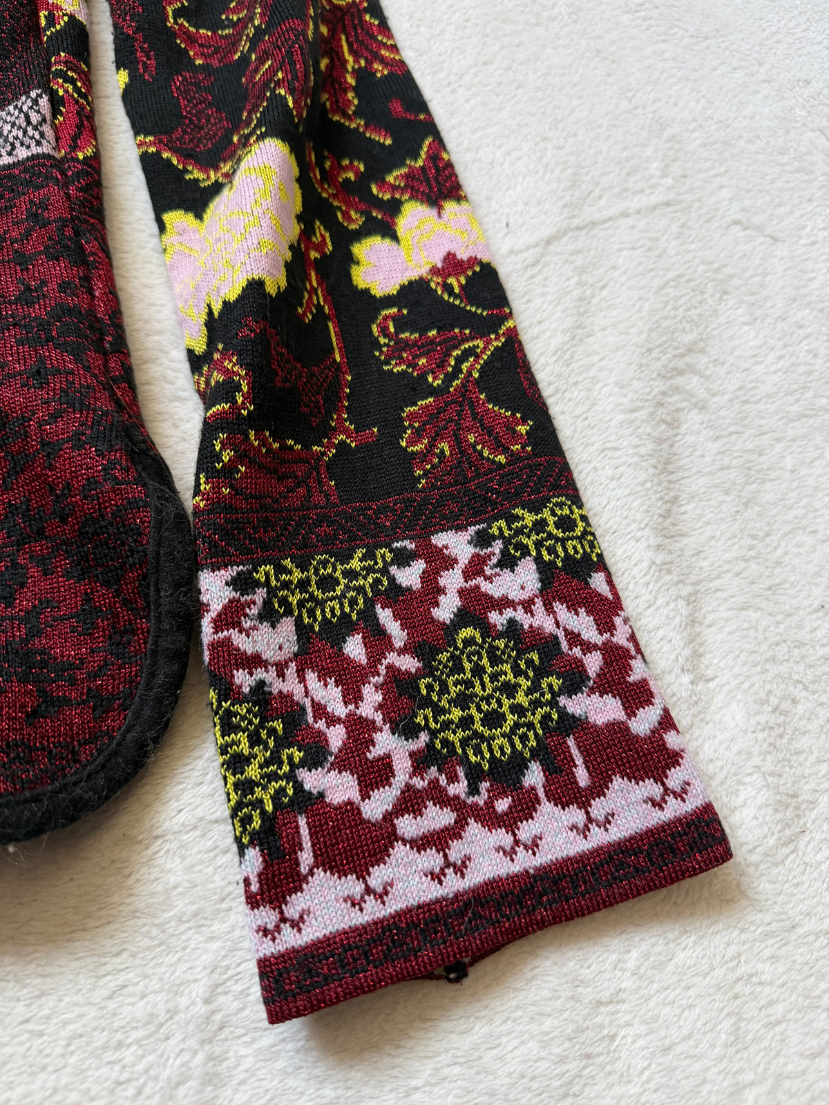 Cardigan cintré à motifs floraux style whimsigoth maximalist 90s - taille M